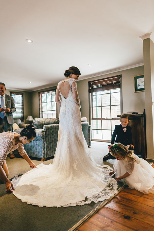 Bride getting ready by Widfotografia, Melbourne wedding photographer